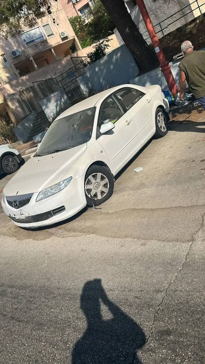 רכב שנקנה לפירוק בחיפה — 10