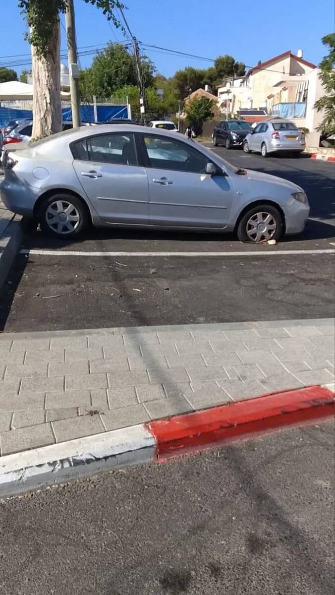 רכב שנקנה לפירוק בחיפה — 12