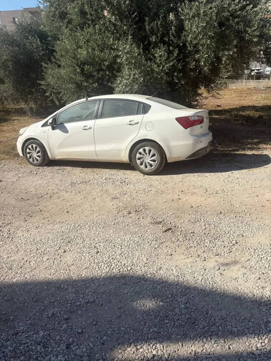 רכב שנקנה לפירוק בחיפה — 13
