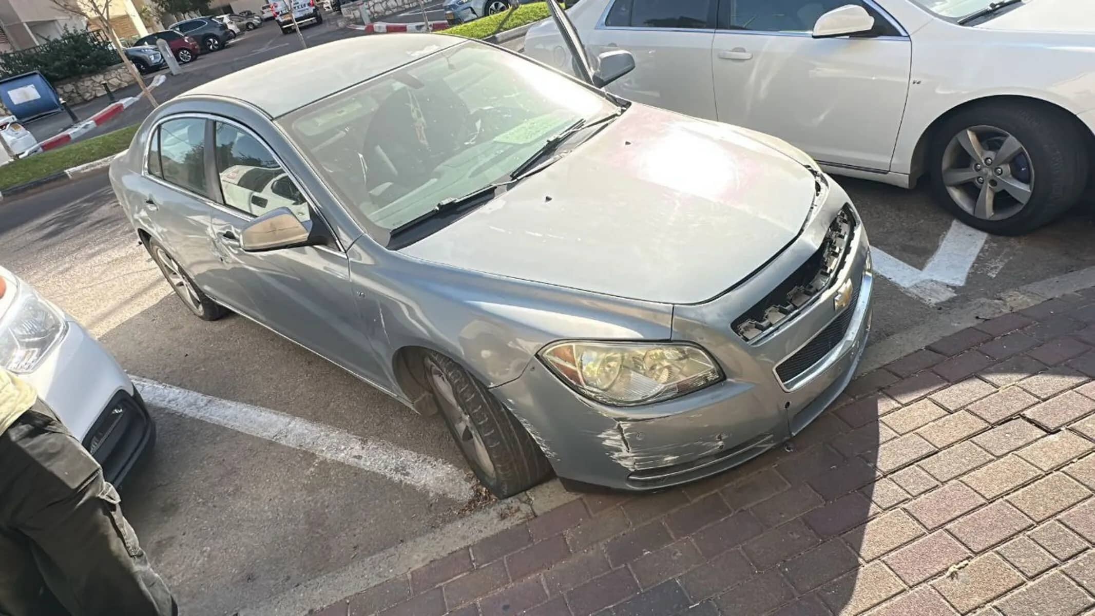 רכב שנקנה לפירוק בחיפה — 2